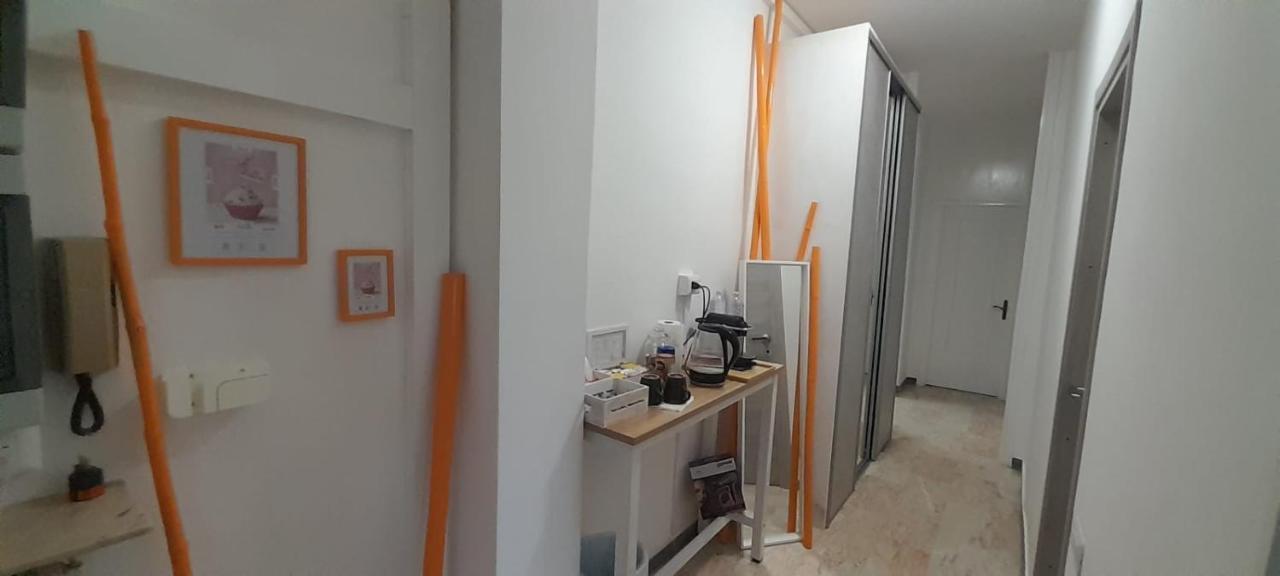 I Feel Orange Hotel เลนญาโน ภายนอก รูปภาพ