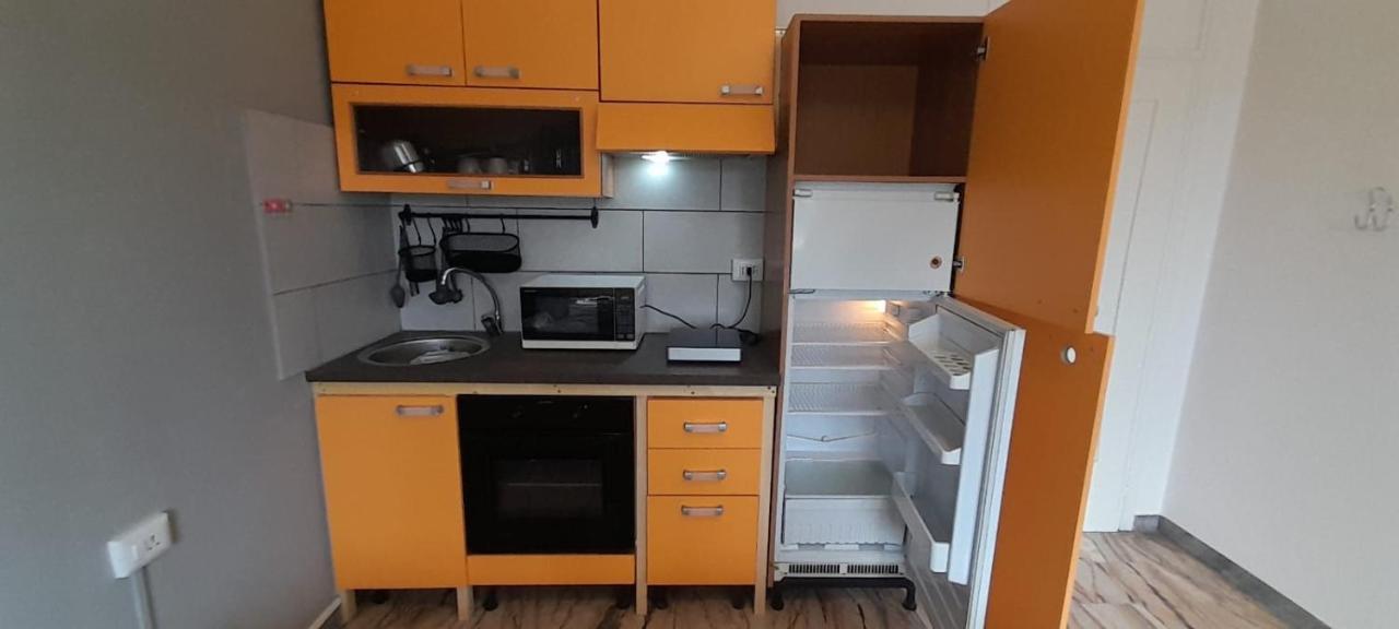 I Feel Orange Hotel เลนญาโน ภายนอก รูปภาพ