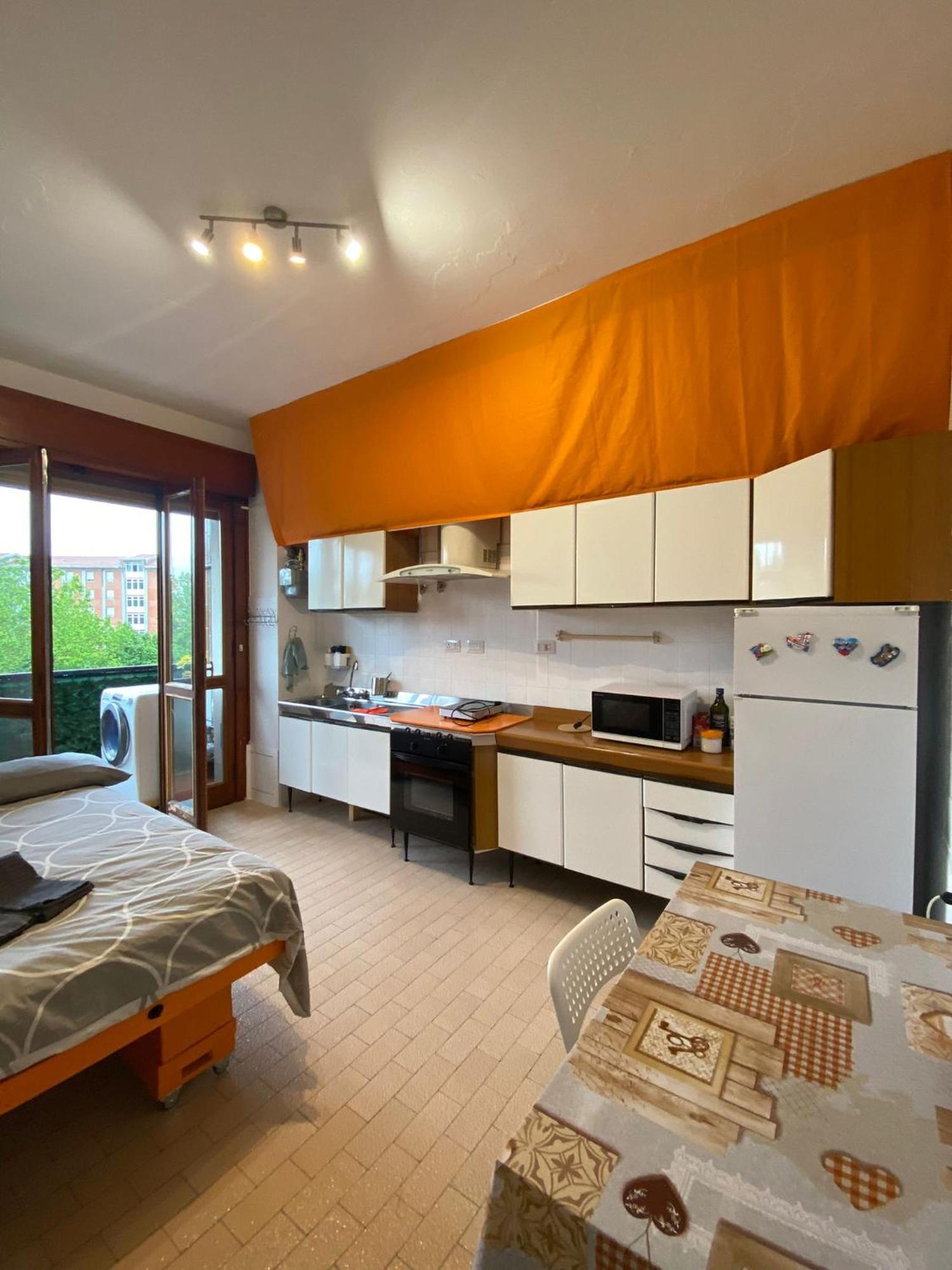 I Feel Orange Hotel เลนญาโน ภายนอก รูปภาพ