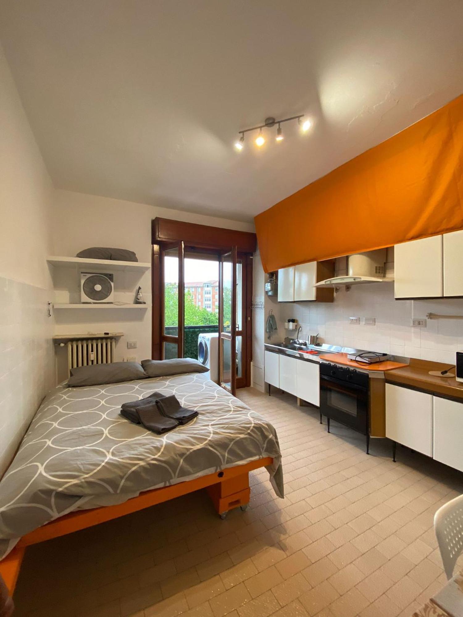 I Feel Orange Hotel เลนญาโน ภายนอก รูปภาพ